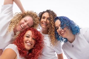 סוגי שיער מתולתל: מה אומר סוג התלתלים על צרכי השיער שלך?